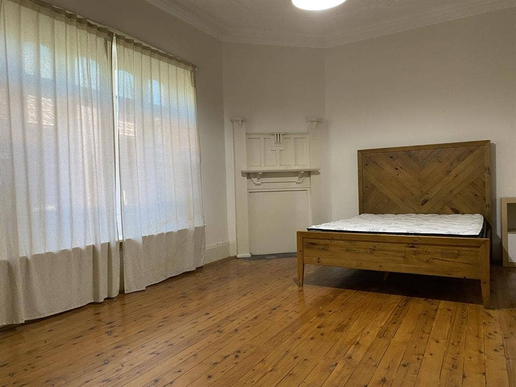 Eastwood single room for rent