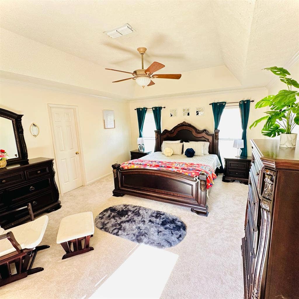 Elegant Cozy Master Suite, MGM!