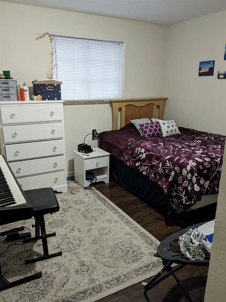 Looking for Roommate near SLU