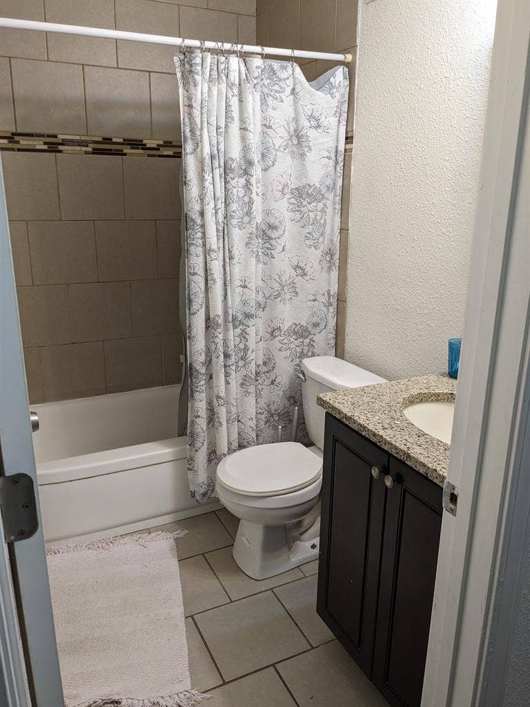 Looking for Roommate near SLU