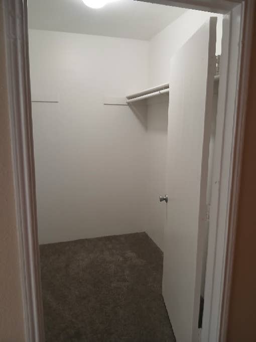 Looking for nice clean roommate