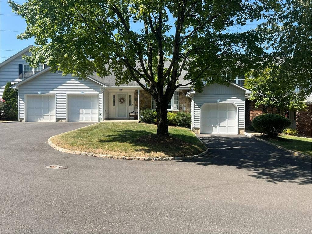 Townhouse in Safe & Beautiful Area