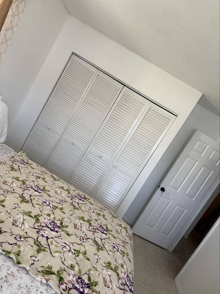 Room for rent in quiet neighborhood