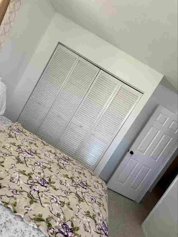 Room for rent in quiet neighborhood