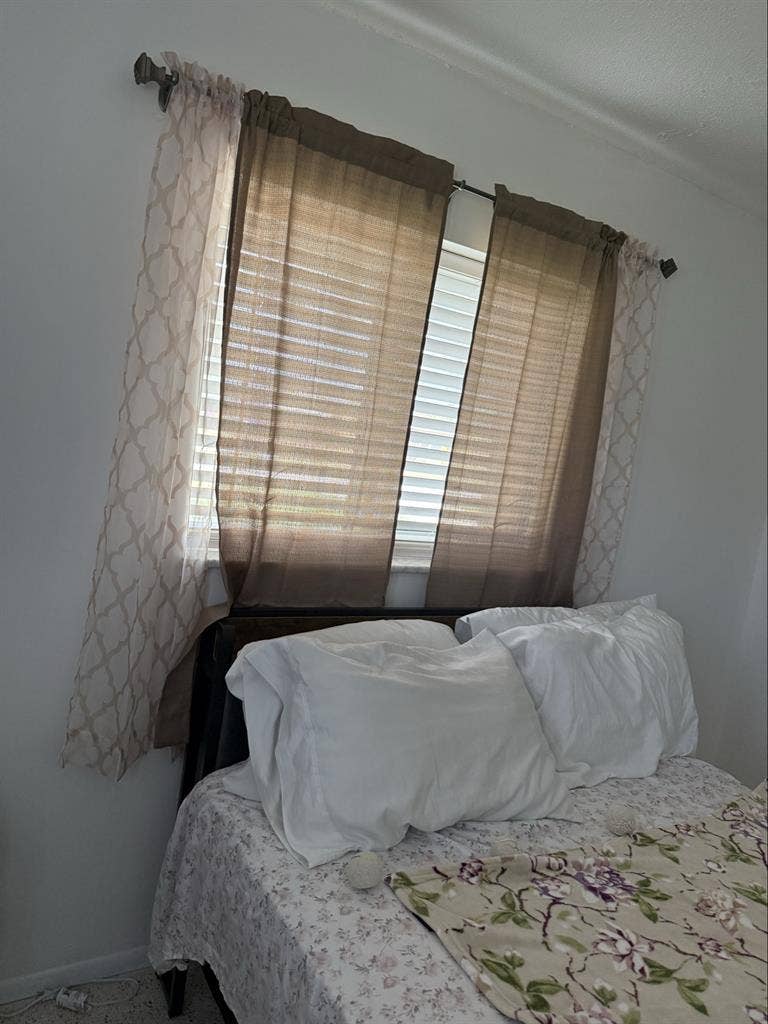 Room for rent in quiet neighborhood