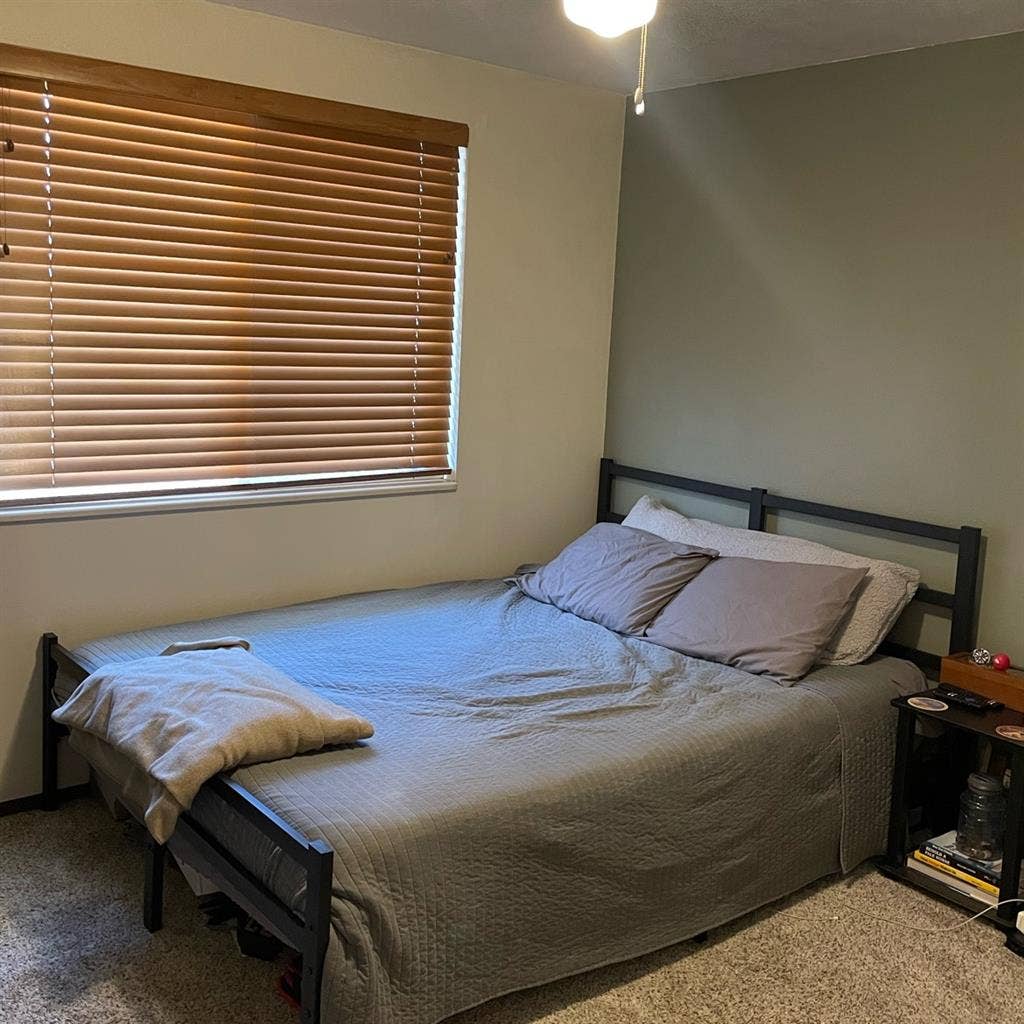 Private bedroom for rent