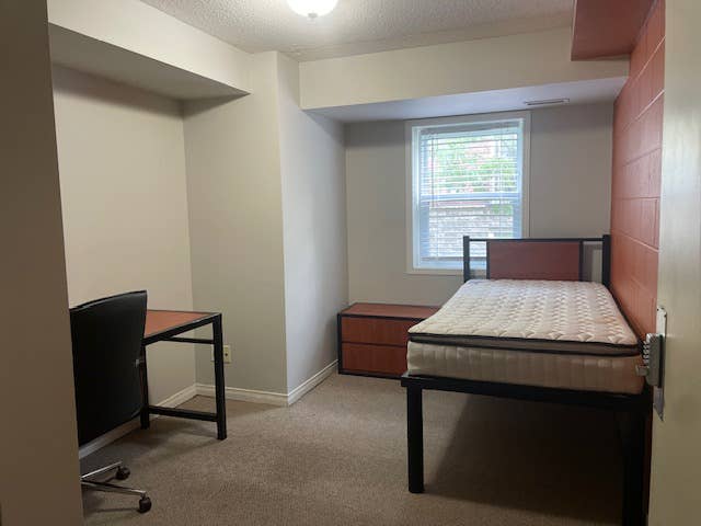 Room for rent in Waterloo $