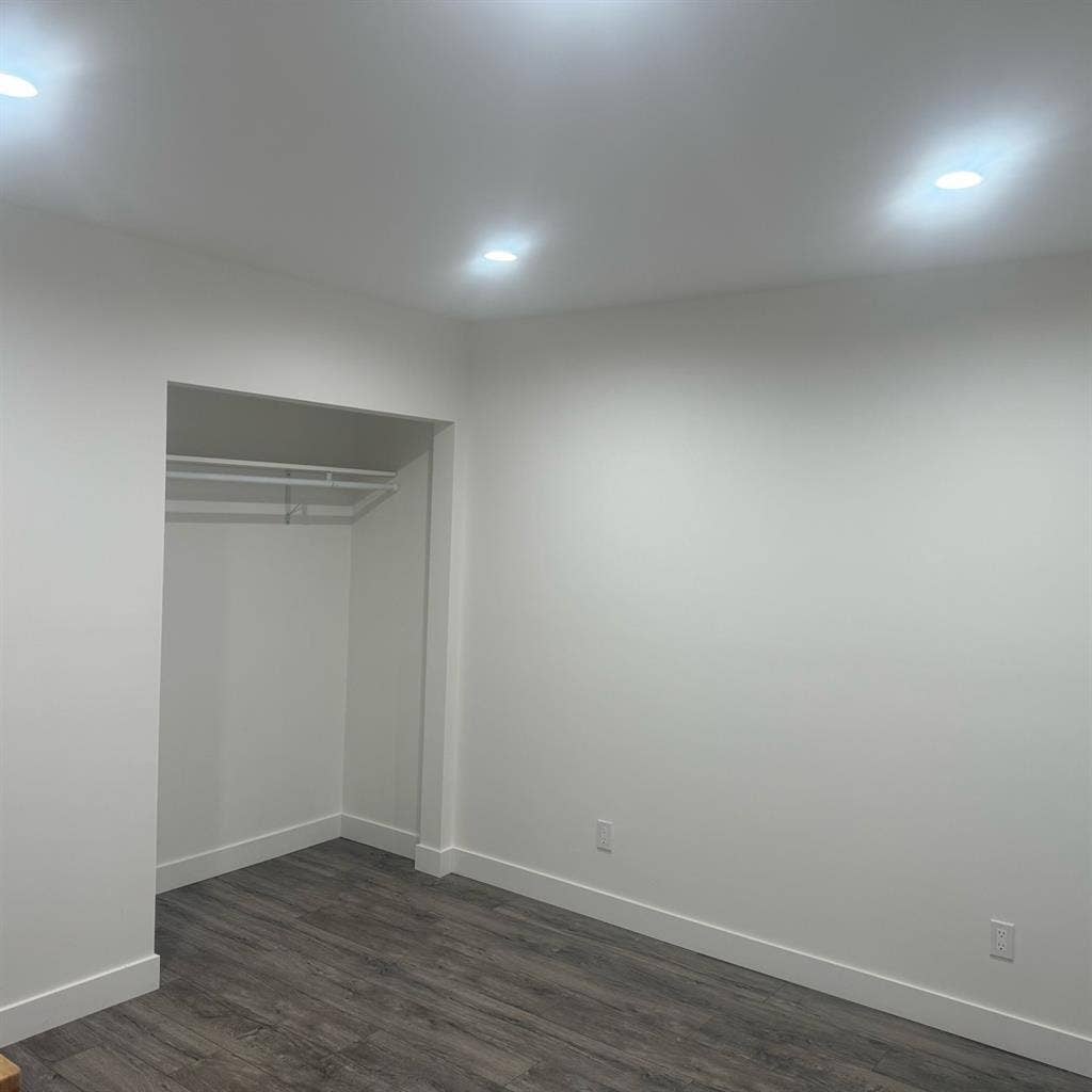 Room for rent in noho