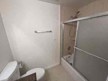 Private Bed/Bath room in OC