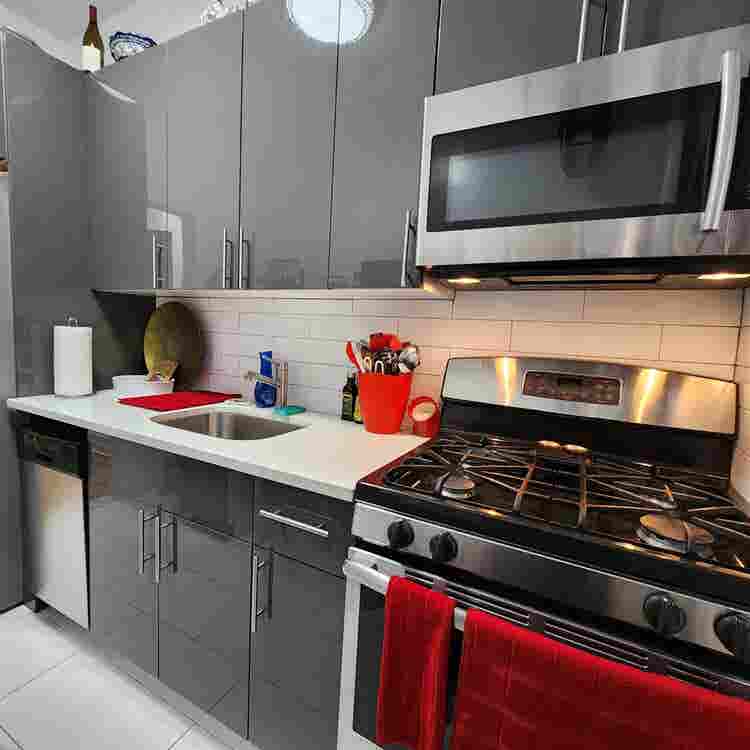 LARGE  ROOM - AVAILABLE OCTOBER 1st