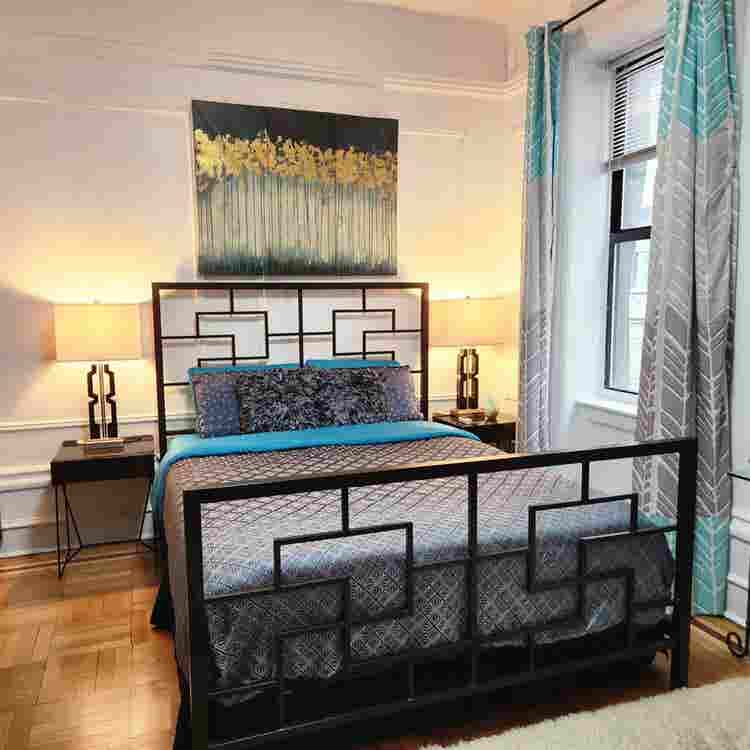LARGE  ROOM - AVAILABLE OCTOBER 1st