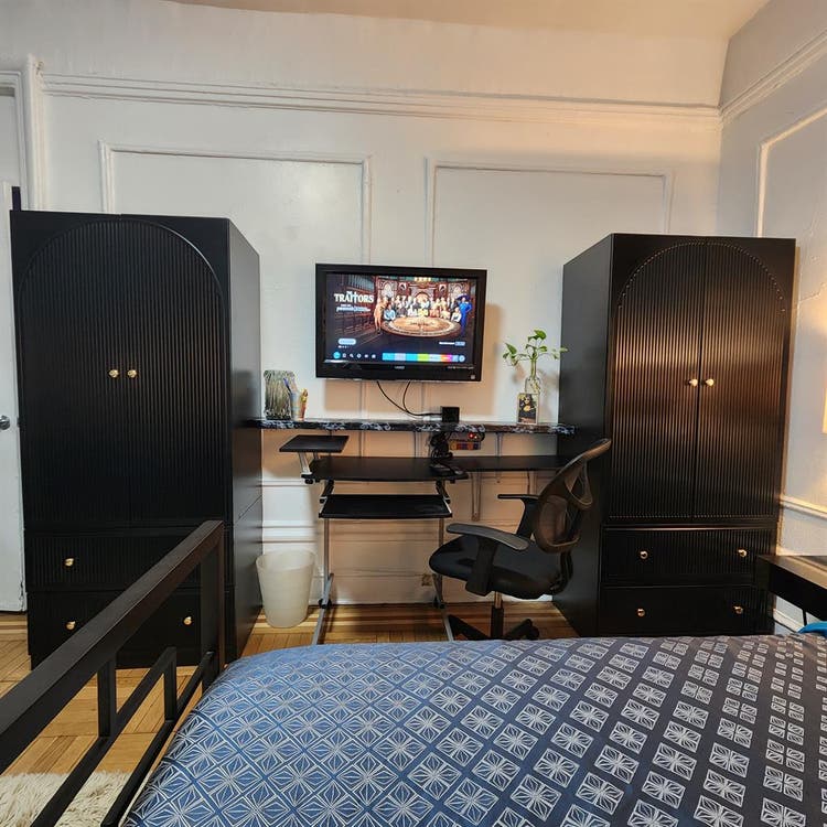 XXL ROOM - OCTOBER 1st - REDUCED