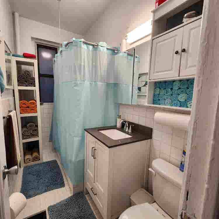 LARGE  ROOM - AVAILABLE OCTOBER 1st