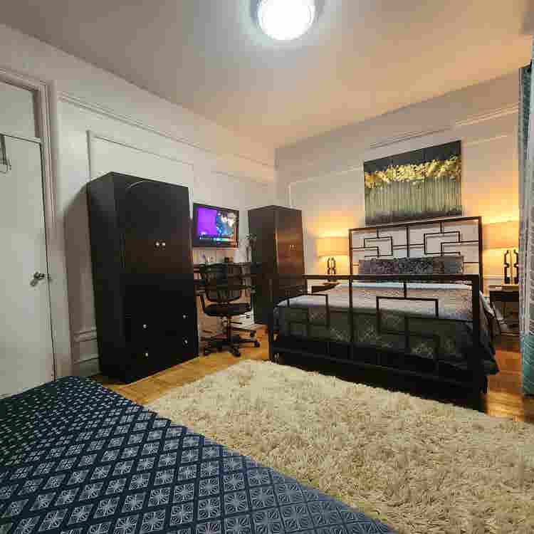 LARGE  ROOM - AVAILABLE OCTOBER 1st