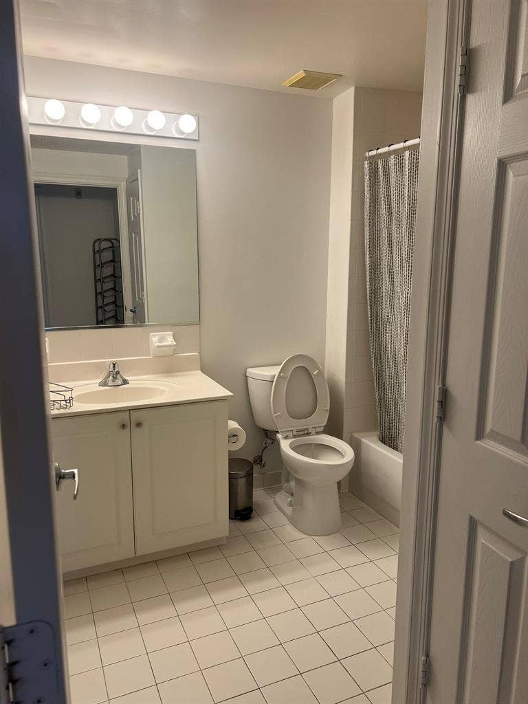 Looking for a chill roommate