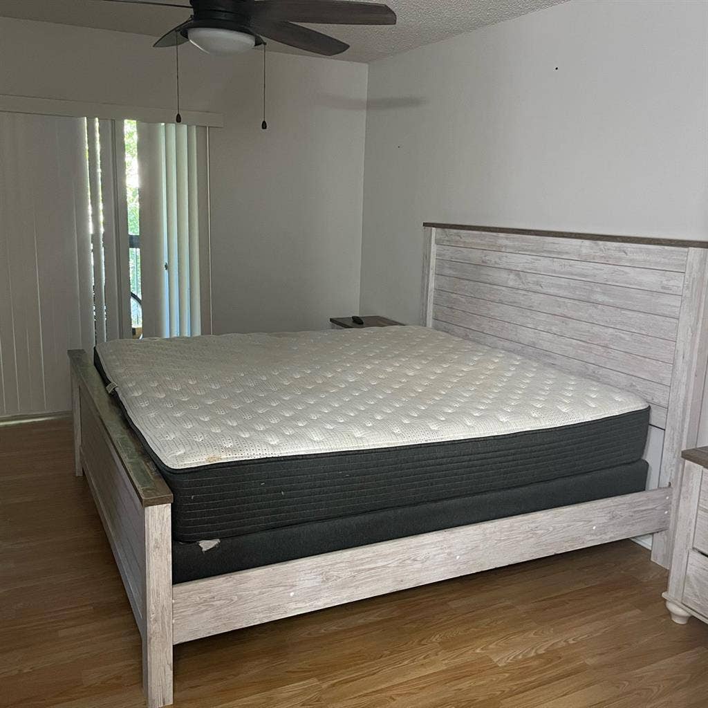 Rent a furnished master bedroom