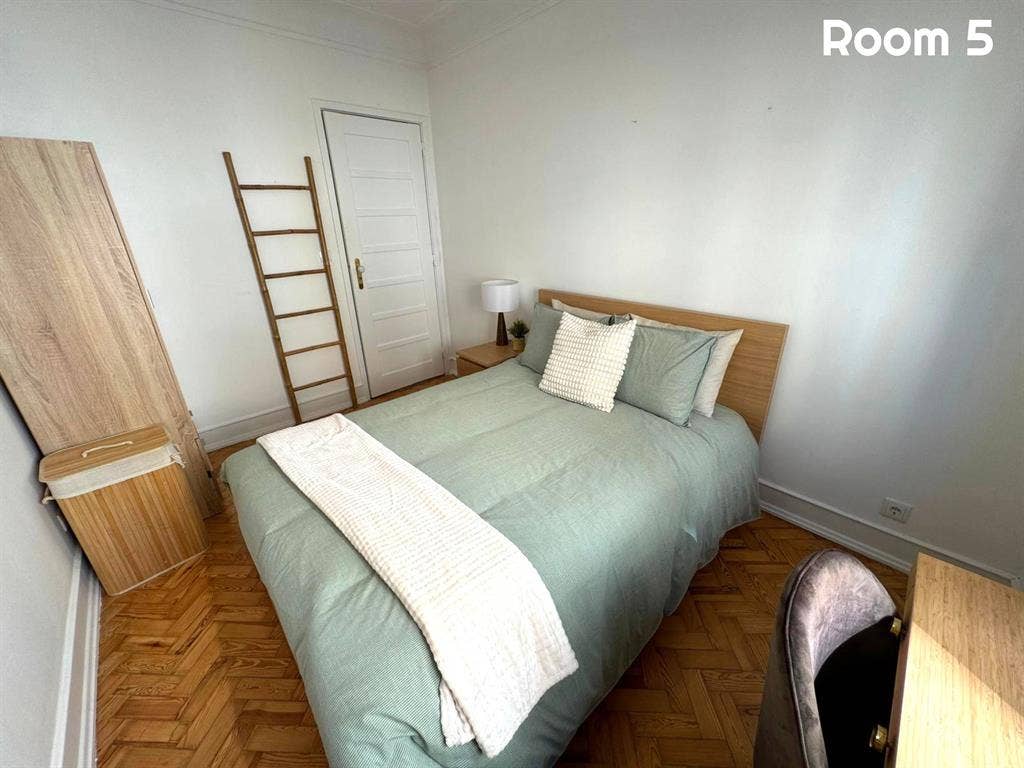 Rooms in Anjos – Prime Location! 🏡