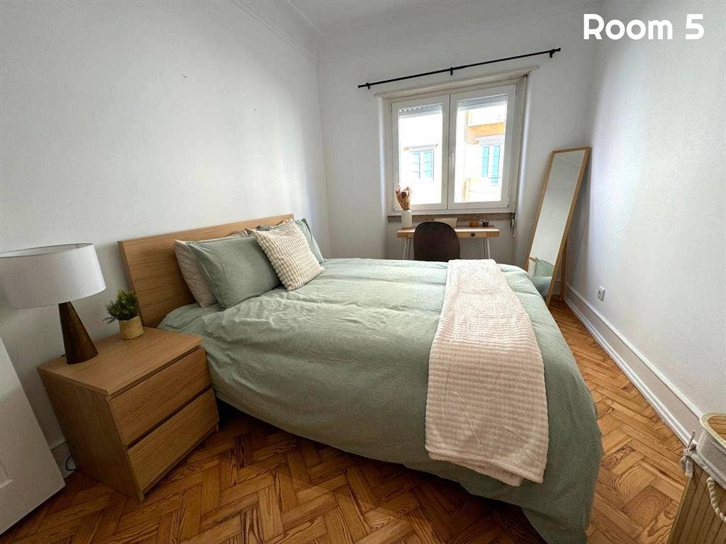 Rooms in Anjos – Prime Location! 🏡