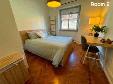 Cozy Double Rooms in Lisbon – 3min