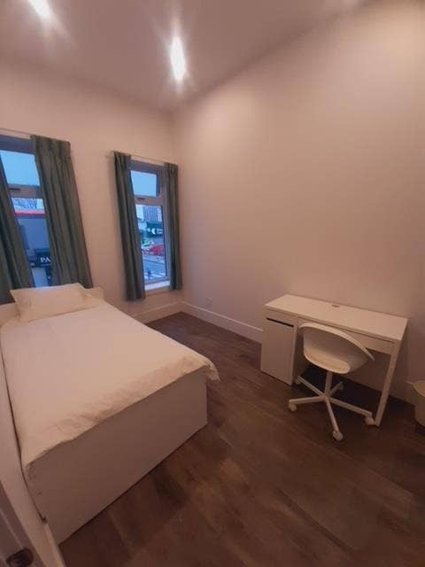 private furnished room