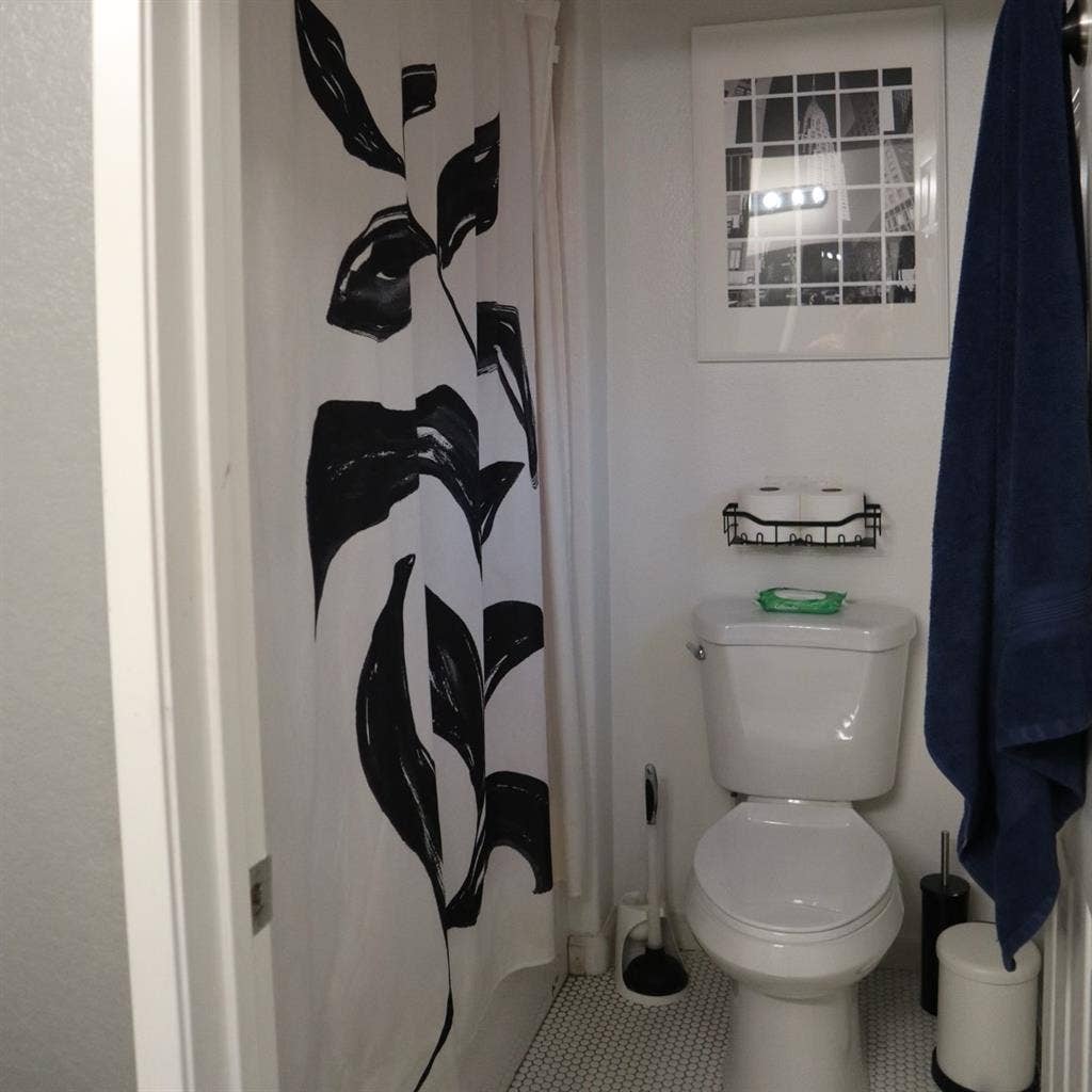 Room for Rent in Winchester!