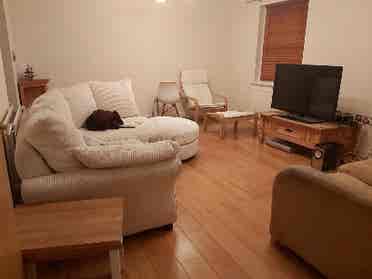 2 Bed Flat With Huge Bright Double