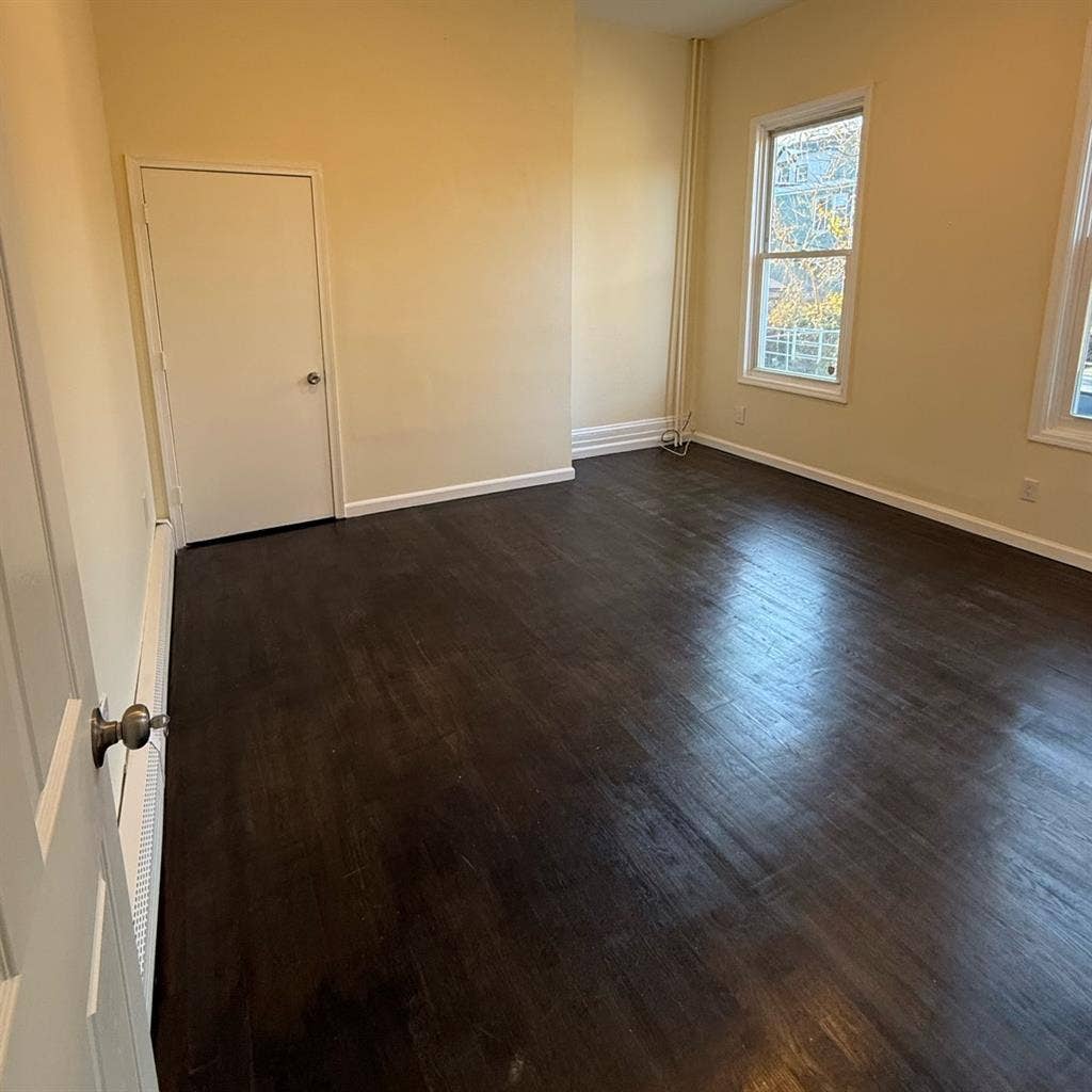 Private Room Available In Jersey CT