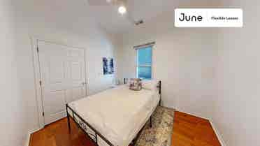 3 BR in Chicago