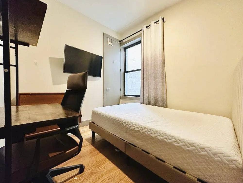 Furnished Room in Crown Heights