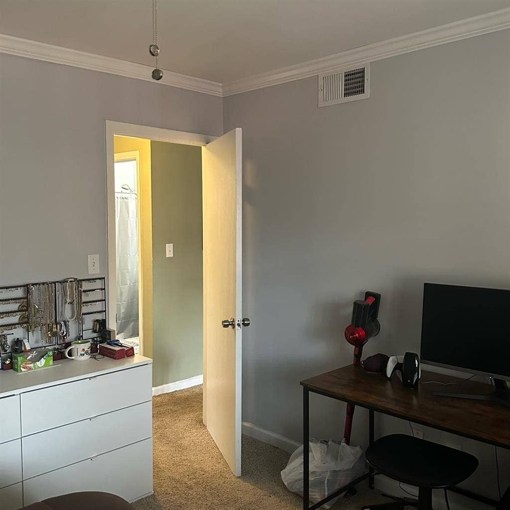 Spare bedroom for rent in Buckhead