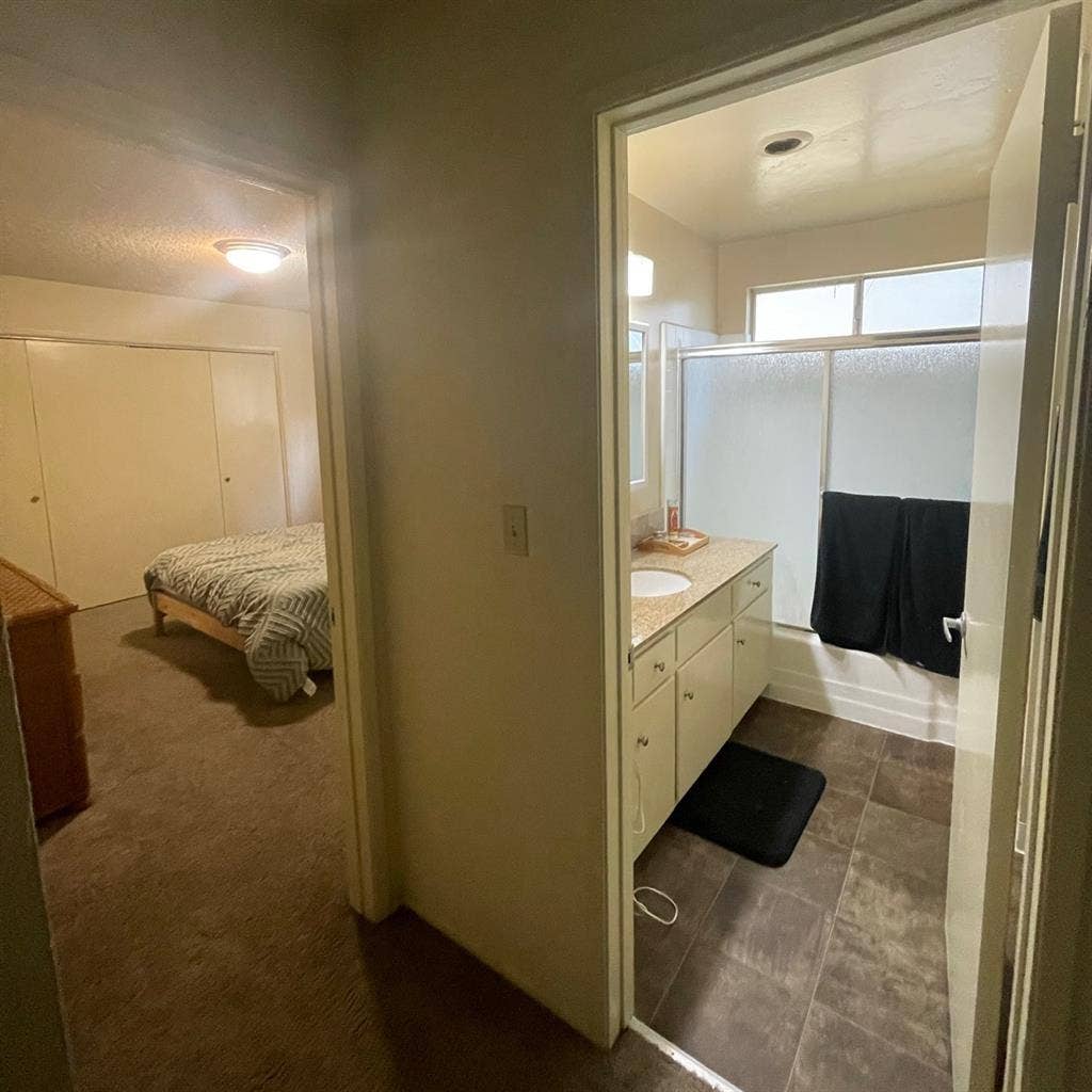 Looking for Roommate for Jan 1st