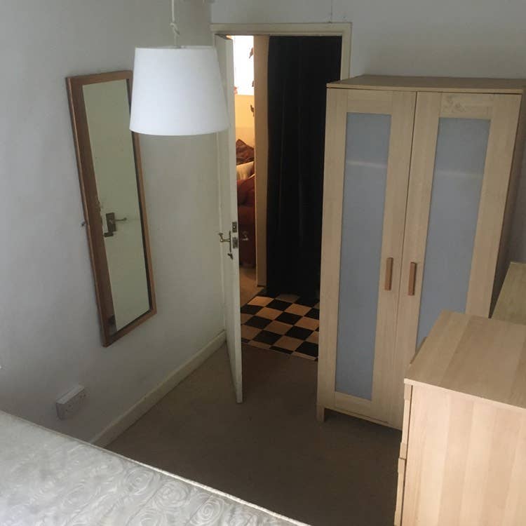 Cosy Double en-suite furnished room