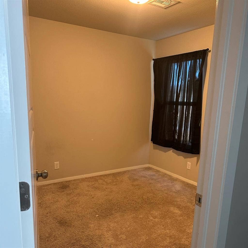 Room for rent in Coweta