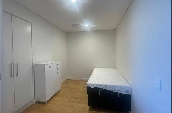 North Facing One Bedroom + Study (o