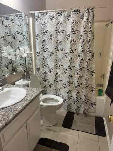 PRIVATE ROOM FOR RENT OWN BATHROOM