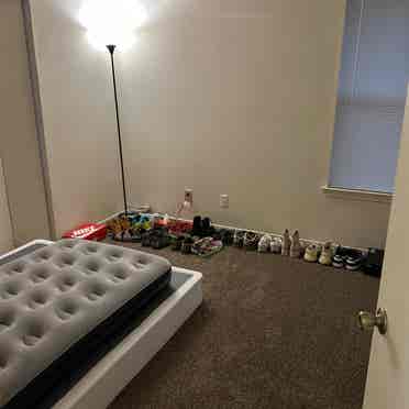 b  Sublease available