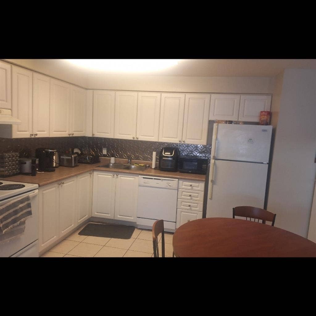 Winter Sublet in Student Unit