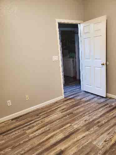 *Move in Ready**Private bed & bath