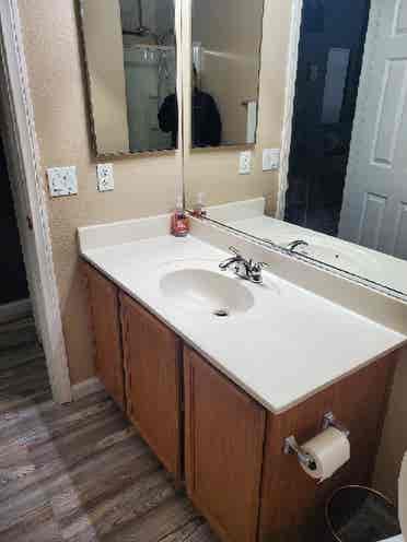 *Move in Ready**Private bed & bath