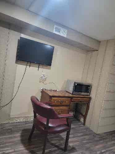 Fully Furnished Basement Room