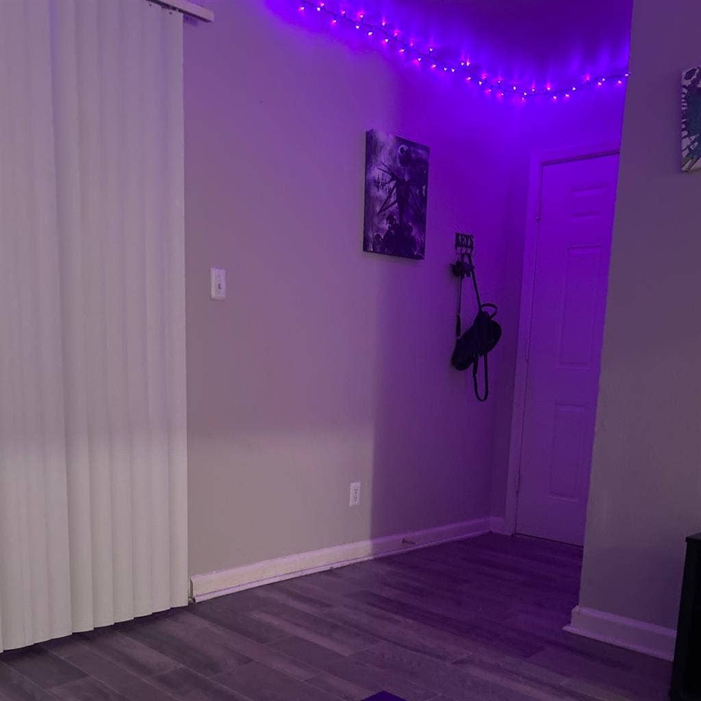 Room available in Tempe on Broadway