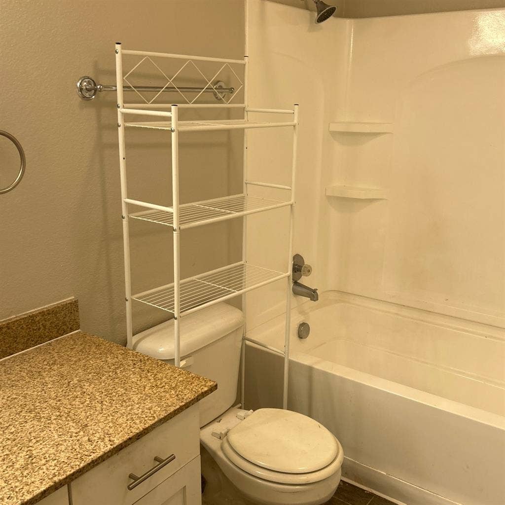 Room available in Tempe on Broadway