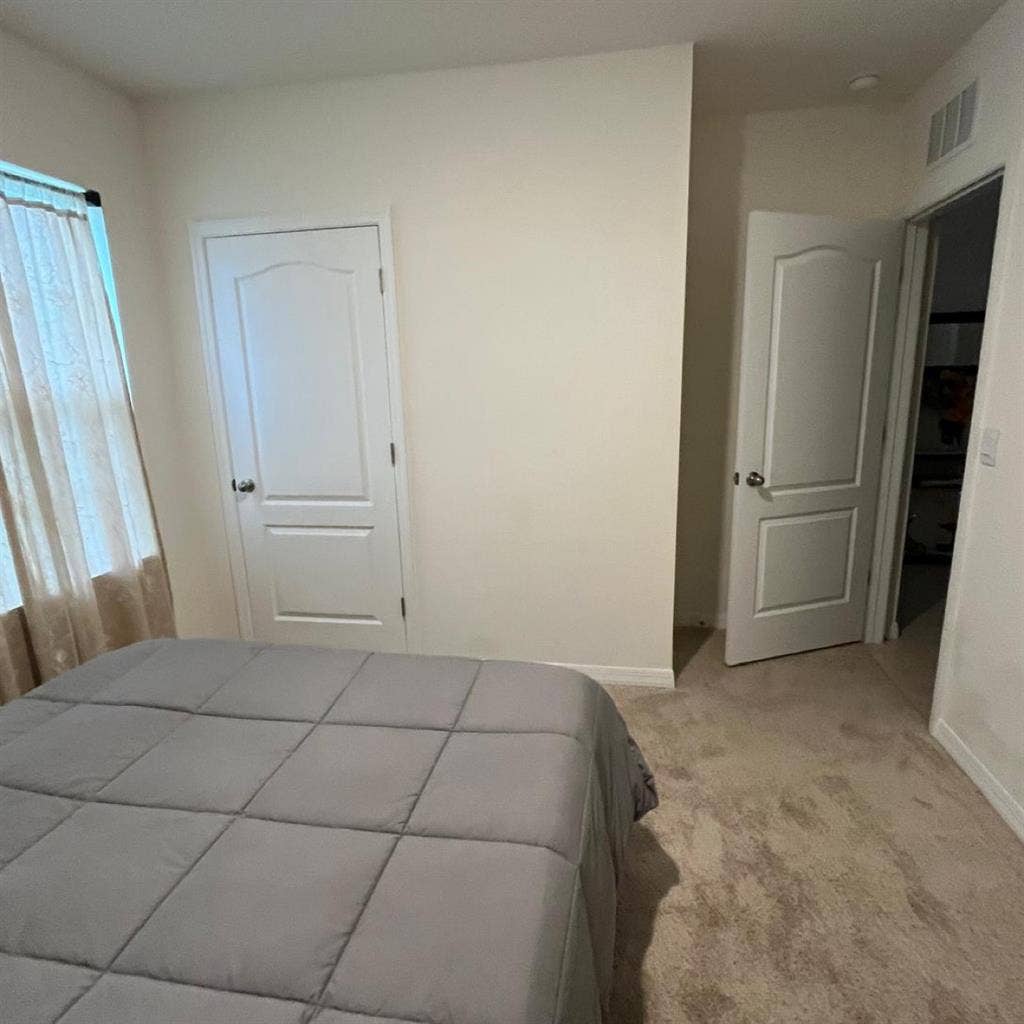 1-Room Rental | BA | Kendrid