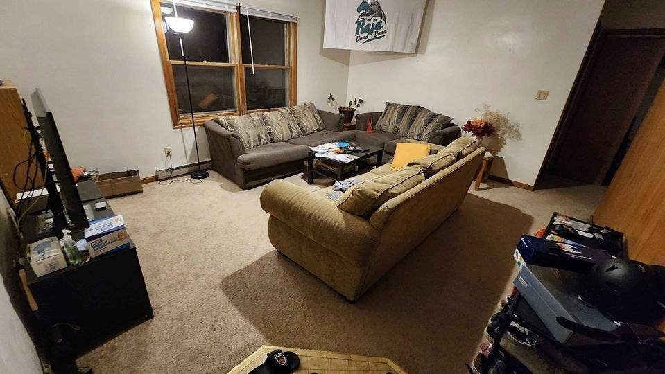 Room available (off campus VT)