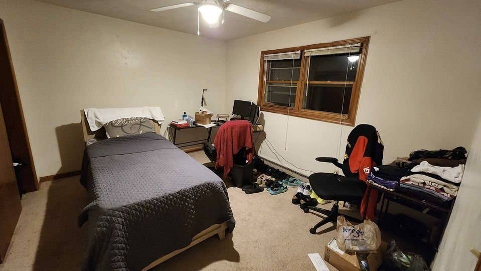 Room available (off campus VT)