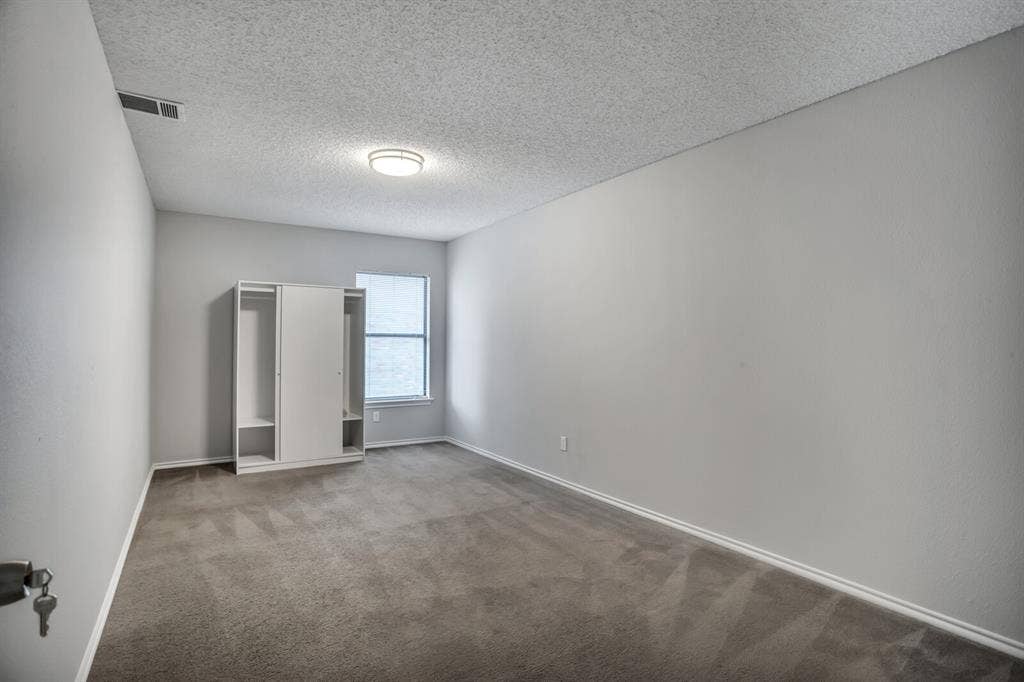 1 BR in Austin