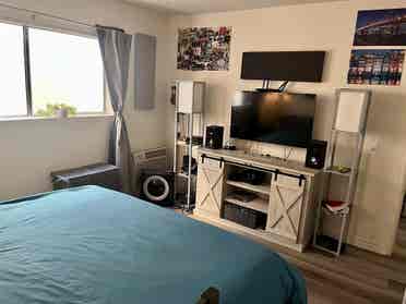 1-Bedroom Sublet in WEHO