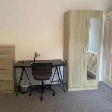 Double Room in Student House Share