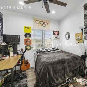 !!! 
Single room / shared bath