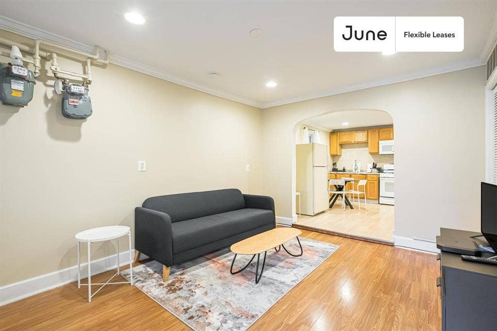 3 BR in Chicago